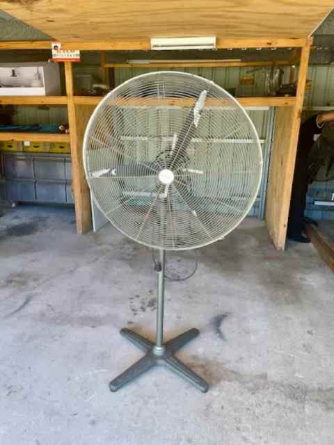 Large industrial Fan Dynabreeze - Air Conditioning & Heating in ...