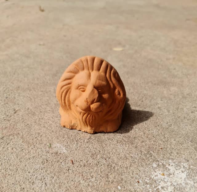 Terracotta lion pot feet foot concrete Pots & Garden Beds Gumtree