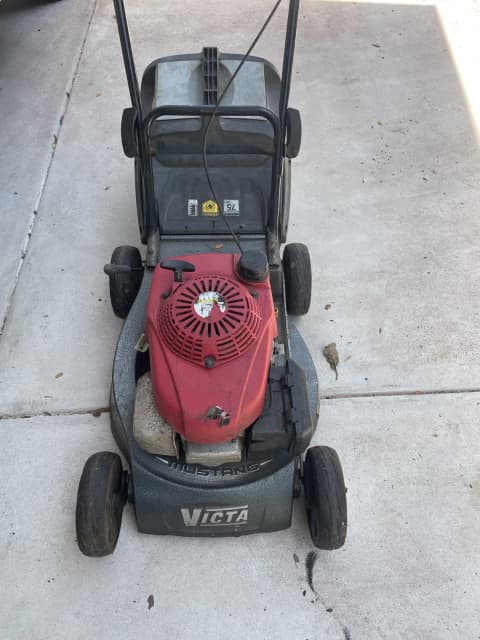 Victa Mower Mustang with Honda Motor GCV 160 Lawn Mowers