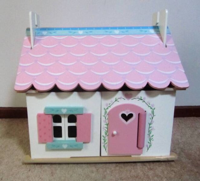 Le Toy Van Lilys Cottage Wooden Dollhouse Dolls House 44x30x44cm Toys