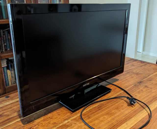 Soniq 32 HD LCD TV (L32V12B-AU) - TVs in North Lakes QLD | Gumtree ...