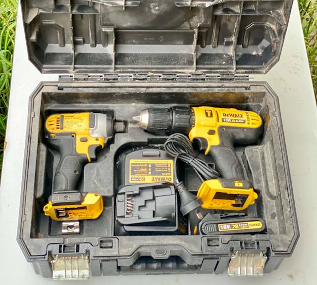 DeWALT 18V CORDLESS HAMMER DRILL / IMPACT DRIVER BATTERY & CHARGER KIT Power Tools Gumtree