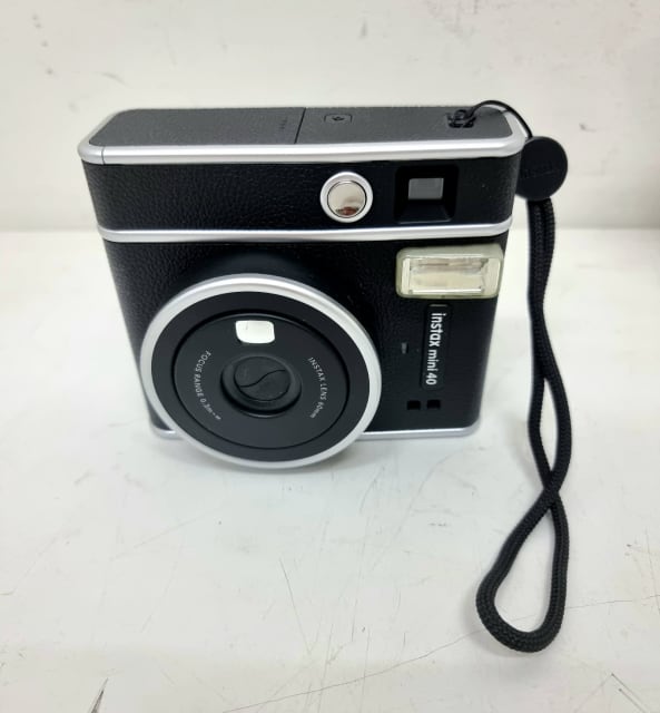 Fujifilm instax mini 40 Instant Camera Black Digital Compact