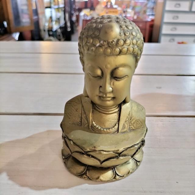 Small golden lucky Buddha statue Decorative Accessories Gumtree