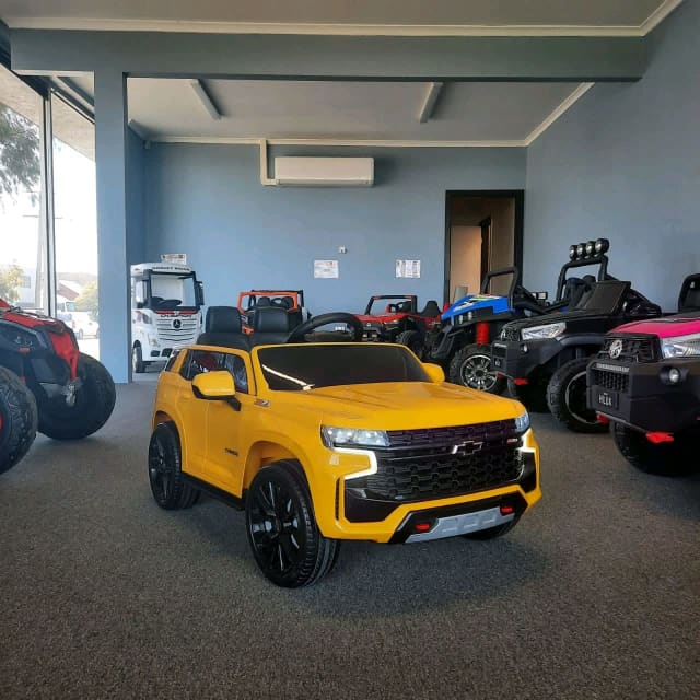 Cruise in Style 12V Licensed Chevrolet Kids RideOn Toy! Cooking Accessories in Black Rock