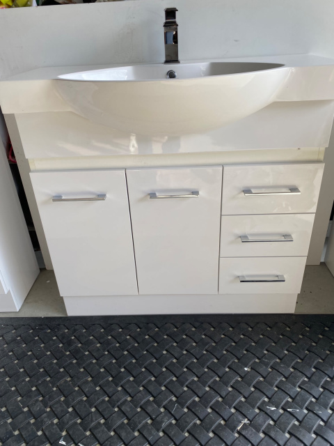 Bathroom Vanity unit - Cabinets in Howrah TAS | Gumtree Australia