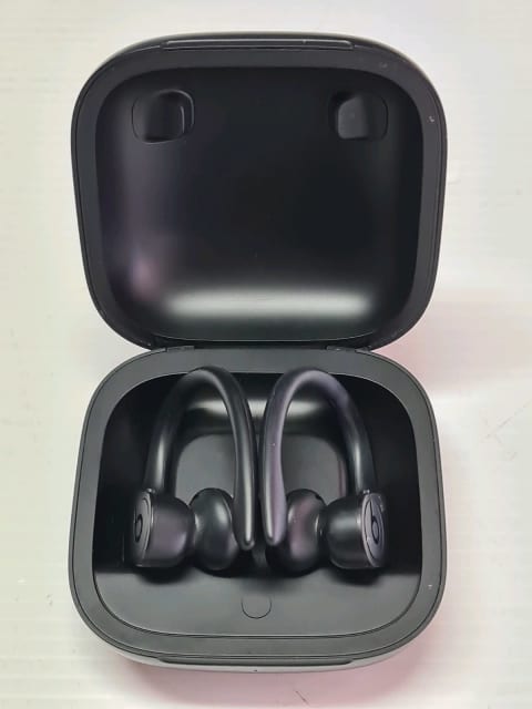 powerbeats pro gumtree