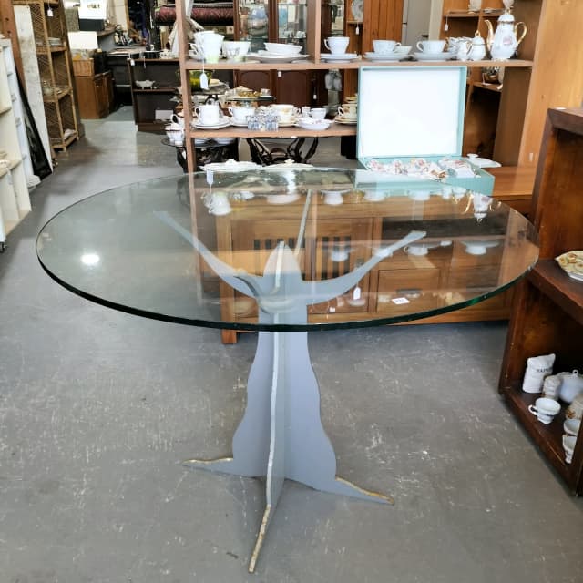 Unusual Metal base glass top outdoor table. Outdoor Dining Furniture