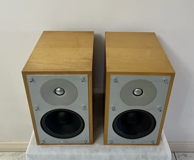 Bowers & Wilkins B&W CM2 CM2 Bookshelf Speakers Speakers Gumtree