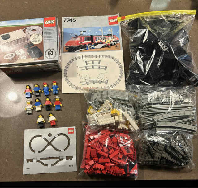 Lego 7745 Train City Express Passenger Train & 7864 Transformer / 12V