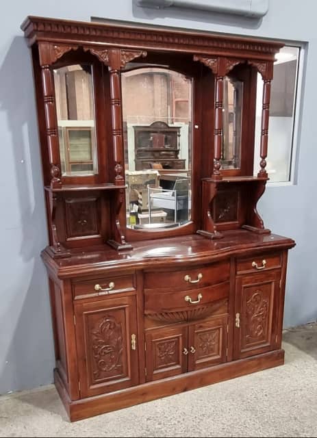 Excellent condition English style solid mahogany wood buffet and hutch ...