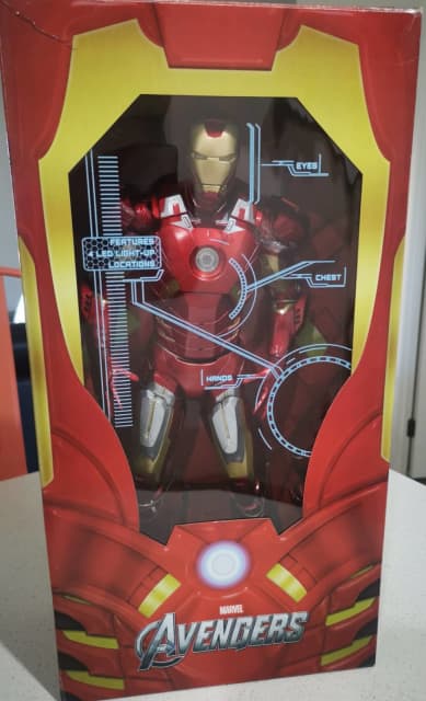 neca iron man mark 7