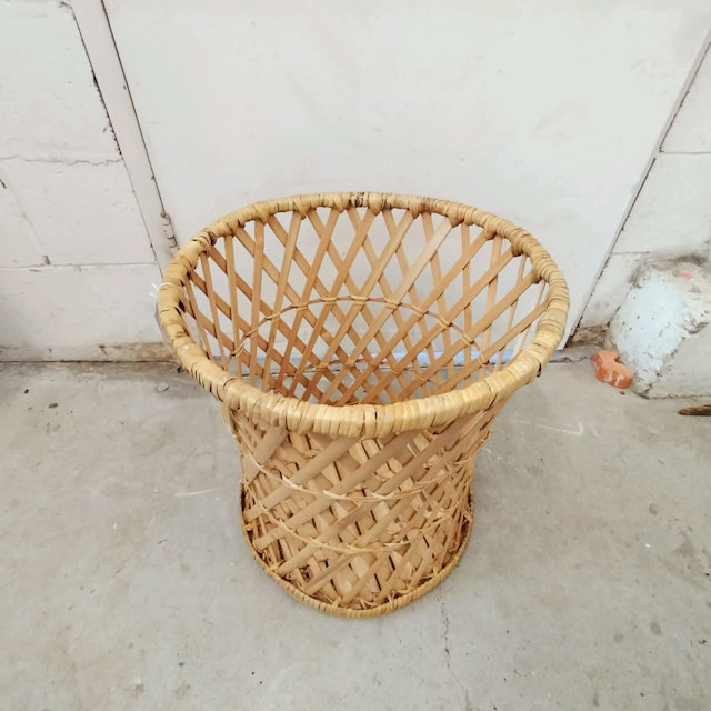 Large rattan weave pot plant holder/ storage basket. Pots & Garden
