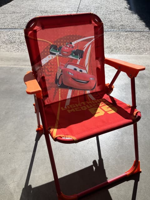 Lightning mcqueen best sale folding chair