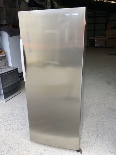 westinghouse 430l upright fridge