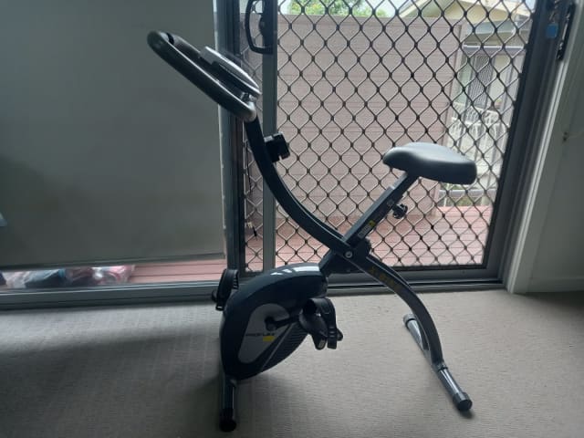 Proflex folding best sale exercise bike