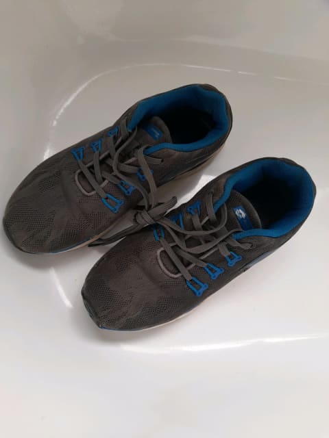 Men's trainers LOTTO SIZEUK8 USA 9 EUR 42 CM27 BRANDED $9 | Men's Shoes  | Gumtree Australia Wyndham Area - Werribee South | 1309047047