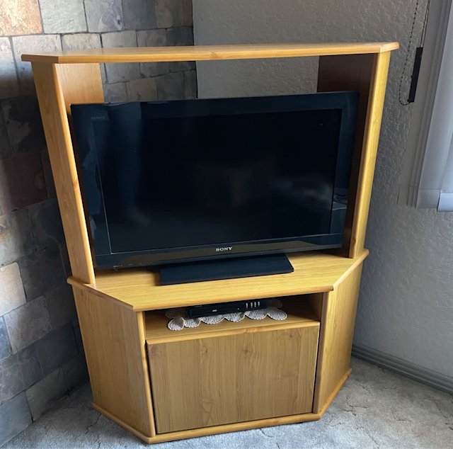 Wooden TV Unit MUST GO !! Entertainment & TV Units Gumtree