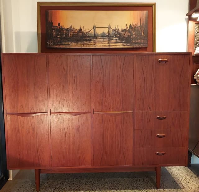 Vintage 1960s Mid Century Modern Chiswell Teak Cocktail Buffet