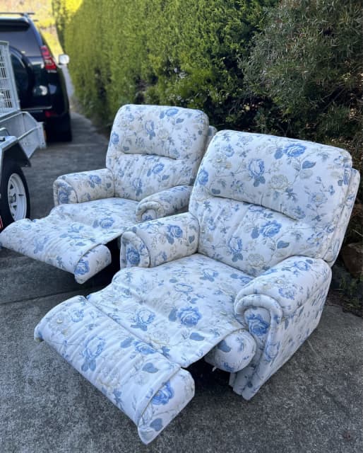 Garstone Design recliners x 2 excellent condition Armchairs