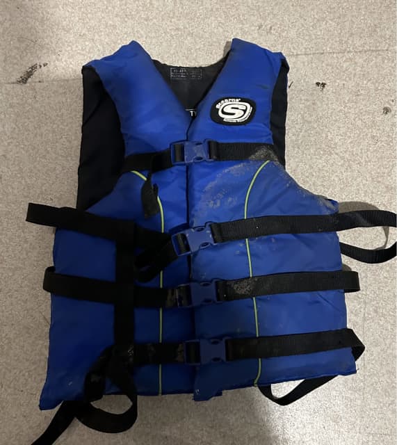 2 X ADULTS SKI VESTS Miscellaneous Goods Gumtree Australia Port
