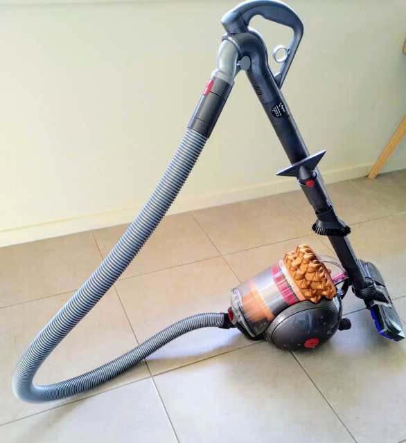 DYSON BARREL WHEELS VACUUM CLEANER Vacuum Cleaners Gumtree