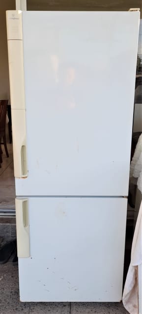 westinghouse fridge 350l