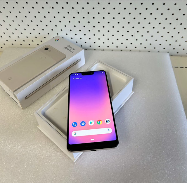 AS NEW Google Pixel 3 XL Phone 128gb, W/ Warranty and invoice