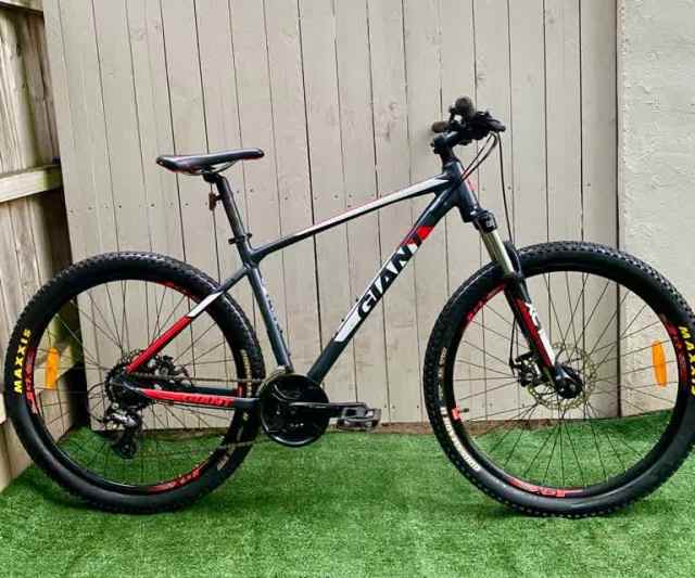 Giant ATX MTB Mountain Bike 27.5 Wheels Mens Medium Disc Brakes - Men's ...