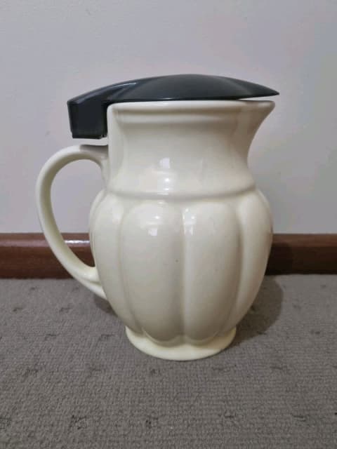 Large Vintage Australian NPA Electric CERAMIC Jug | Collectables ...