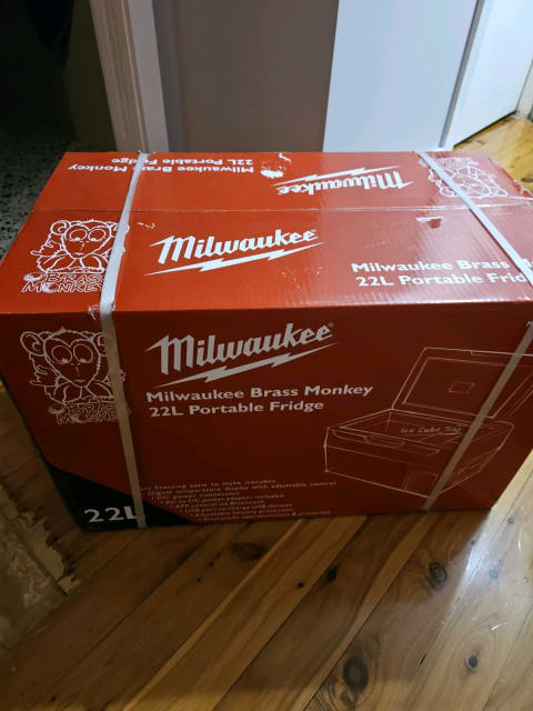 milwaukee fridge 22l