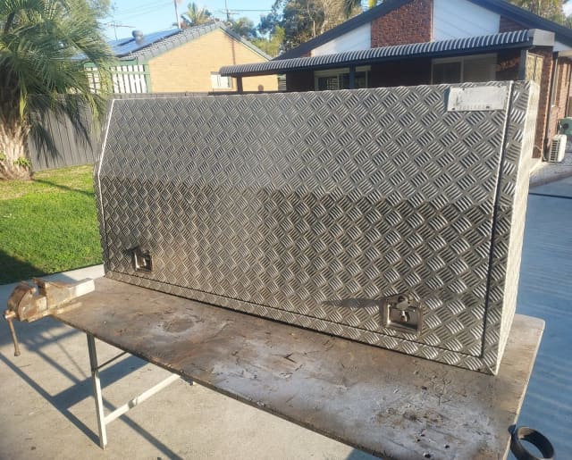 LARGE UTE TOOL BOX ALUMINIUM CHECKER PLATE SHELVES 1700 X 800 X 500