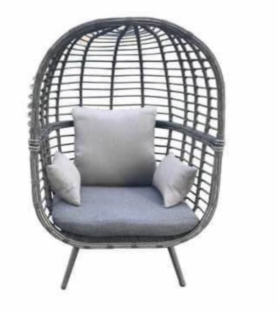 Large Outdoor Hamptons Daybed Pod Outdoor Dining Furniture Gumtree