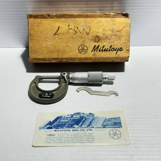 Mitutoyo Micrometer 01” .001” M110 Vintage Hand Tool In Original Box
