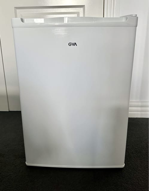 gva 67l bar fridge