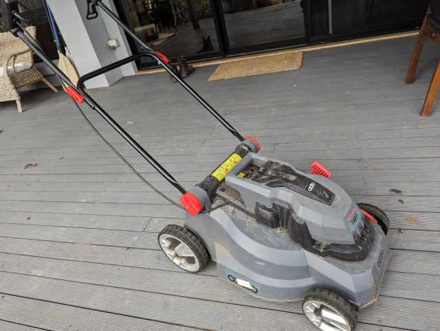 Ozito Electric Lawn Mower 