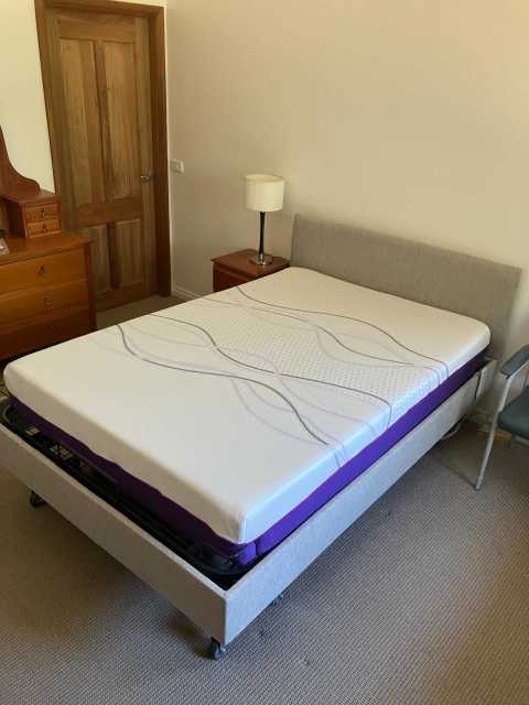 iCare Model IC333 Double Premium Electric Adjustable Bed. - Beds in ...