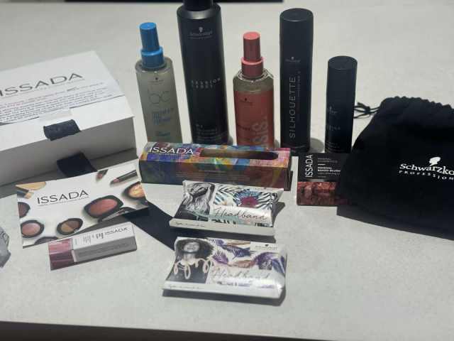 Hair & make up gift set NEW Pack $50 the lot - Miscellaneous Goods in ...