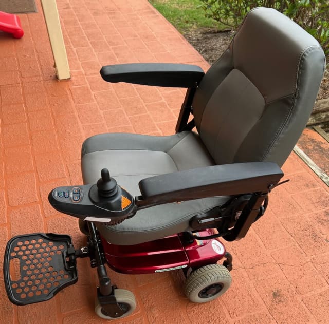 Shoprider Venice UL8W mobility scooter, 2018 model, with 240Vadapter