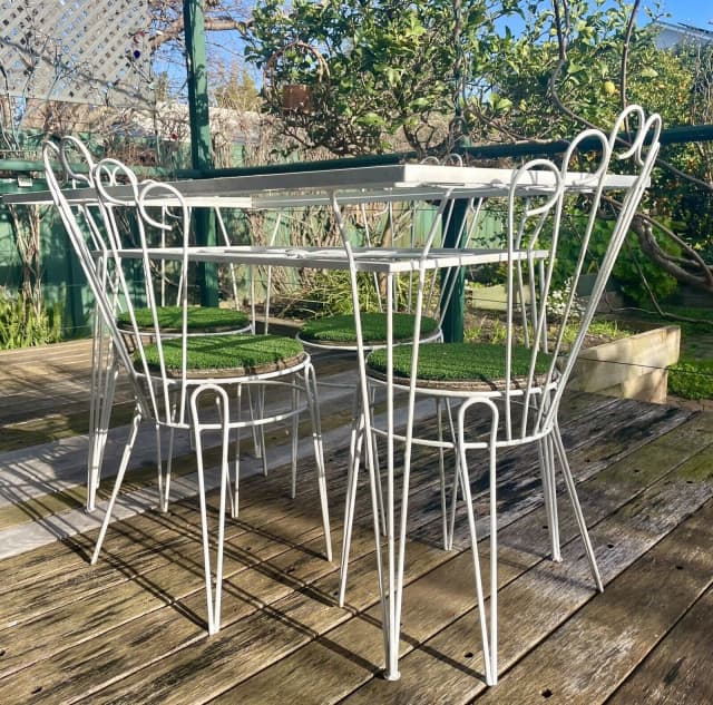RETRO WROUGHT IRON OUTDOOR GARDEN TABLE CHAIRS VINTAGE MIDCENTURY 50s
