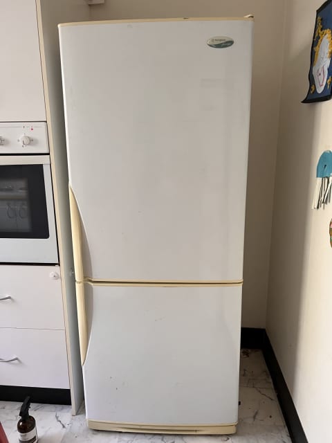 westinghouse 420l fridge freezer