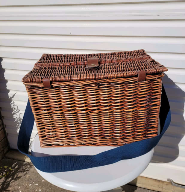 Picnic Basket with Esky Compartment Miscellaneous Goods in Chapman