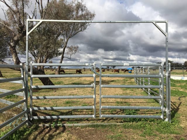 Cattle Yard 4m Double Gate in Frame - for Portable Cattle yards Panels ...