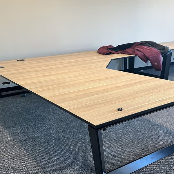 Our price 300 RRP 800 Single Corner Desk With Squre Metal Frame