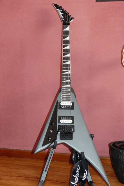 Jackson JS32 Rhoads electric guitar LEFT HANDED - Guitars & Amps in ...