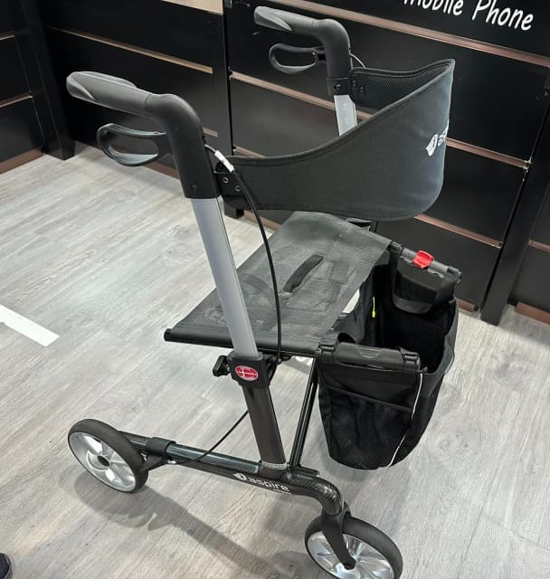 Aspire 5kg Vogue CARBON FIBRE Mobility Wheelie WALKER Miscellaneous
