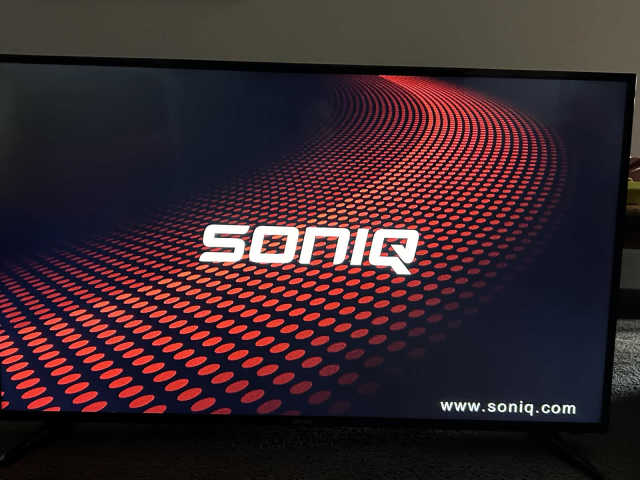 43 inch SONIQ TV *EXCELLENT CONDITION* +Remote & Instruction Manual ...