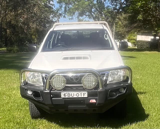 2014 TOYOTA HILUX SR (4x4) 5 SP AUTOMATIC DUAL CAB P/UP Cars, Vans