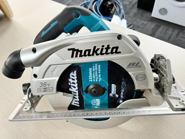 Makita dhs901 2025