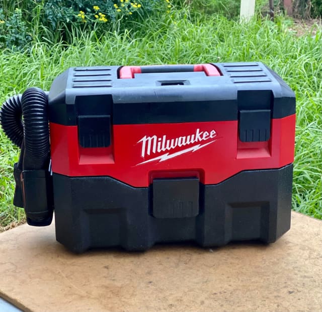 MILWAUKEE M18 CORDLESS WET/DRY VACUUM FUEL like NEW HD18VC Shipping $9 ...